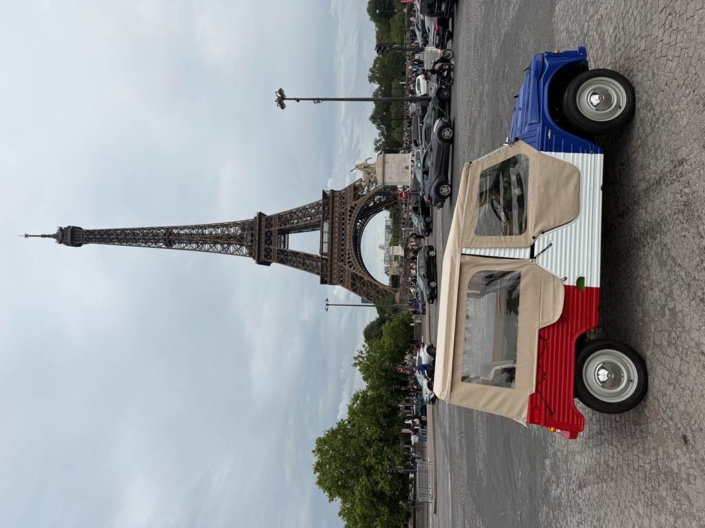 Balade en Méhari électrique vintage à Paris - Bonjour Fun