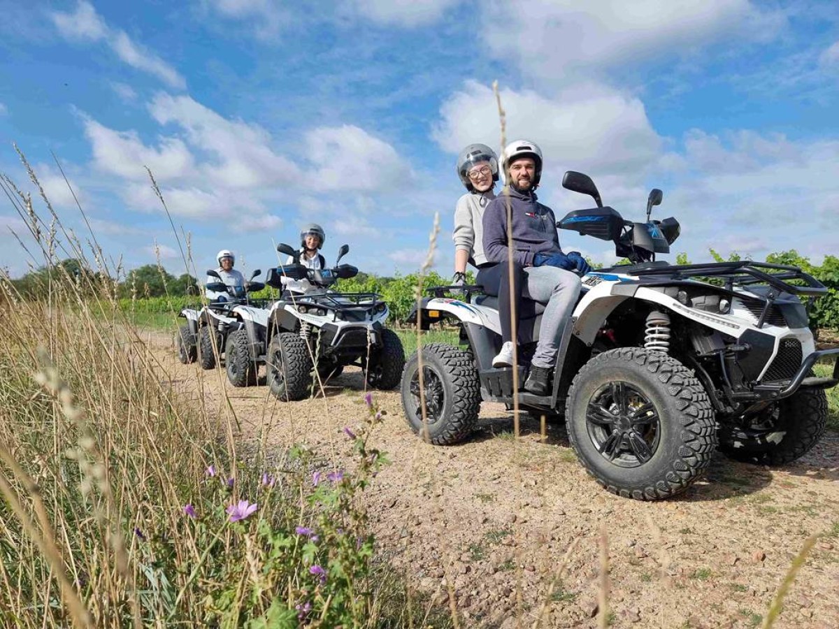 Balade en quad electrique dans le vignoble - Bonjour Fun