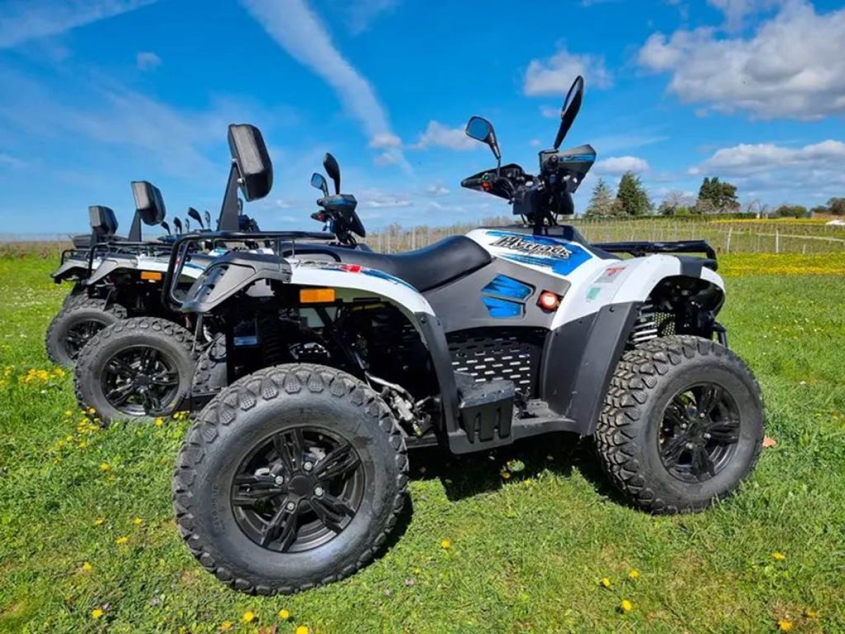 Balade en quad electrique dans le vignoble - Bonjour Fun