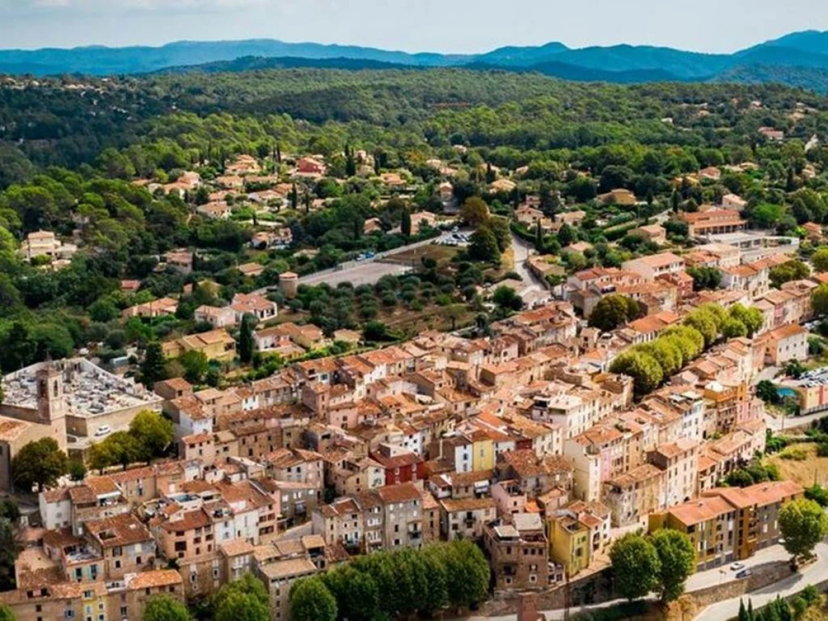Balade entre Mer et Terre en vélo électrique : Explorez les paysages du Var - Bonjour Fun
