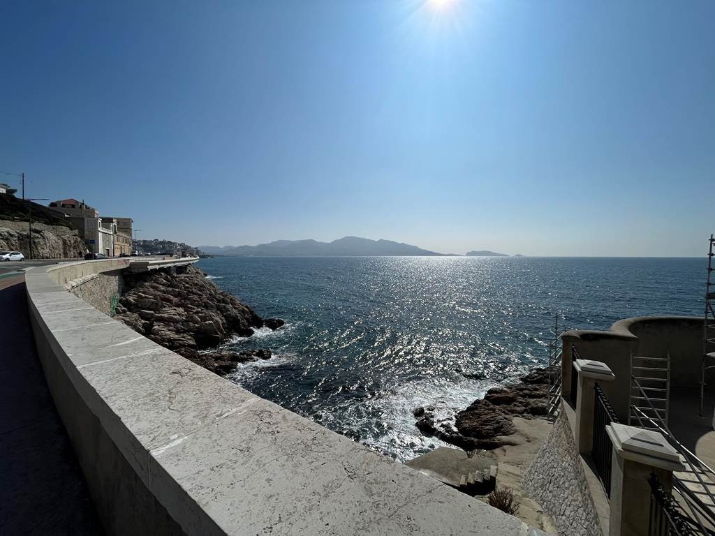 Balade historique de Marseille en vélo électrique 2H Avec Guide - Bonjour Fun