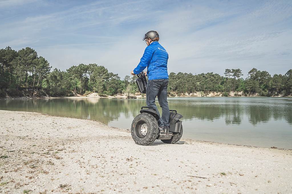 Balade Segway - "Autour du Lac Bleu et des châteaux de Léognan" (1h) - Bonjour Fun