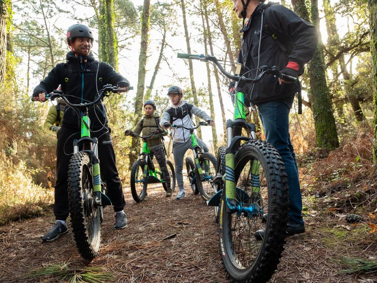 Balade Trottinette découverte d'un atelier textile 100% made in France - Bonjour Fun