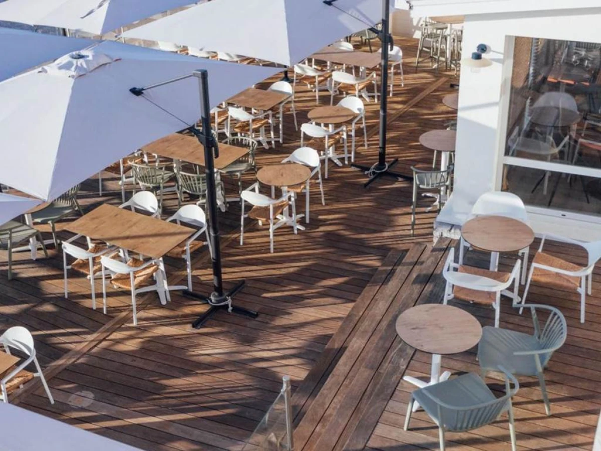 Beach Hotel - Le Grand Chalet - Bonjour Fun