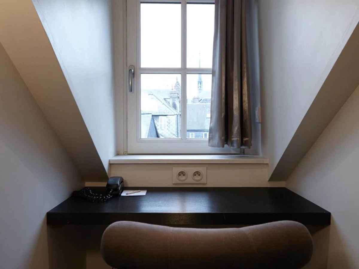 Best Western Le Cheval Blanc -Vue sur le port-plei - Bonjour Fun
