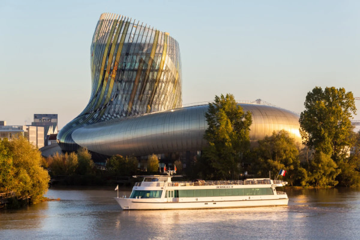 Bordeaux: Croisière Crêpes de Garonne - Bonjour Fun