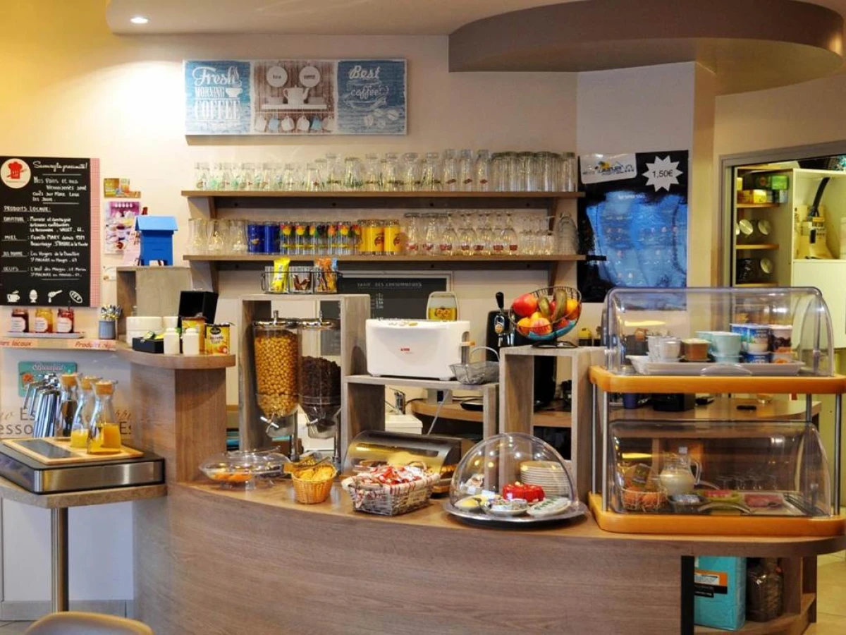 Brit Hotel Azur - Bonjour Fun