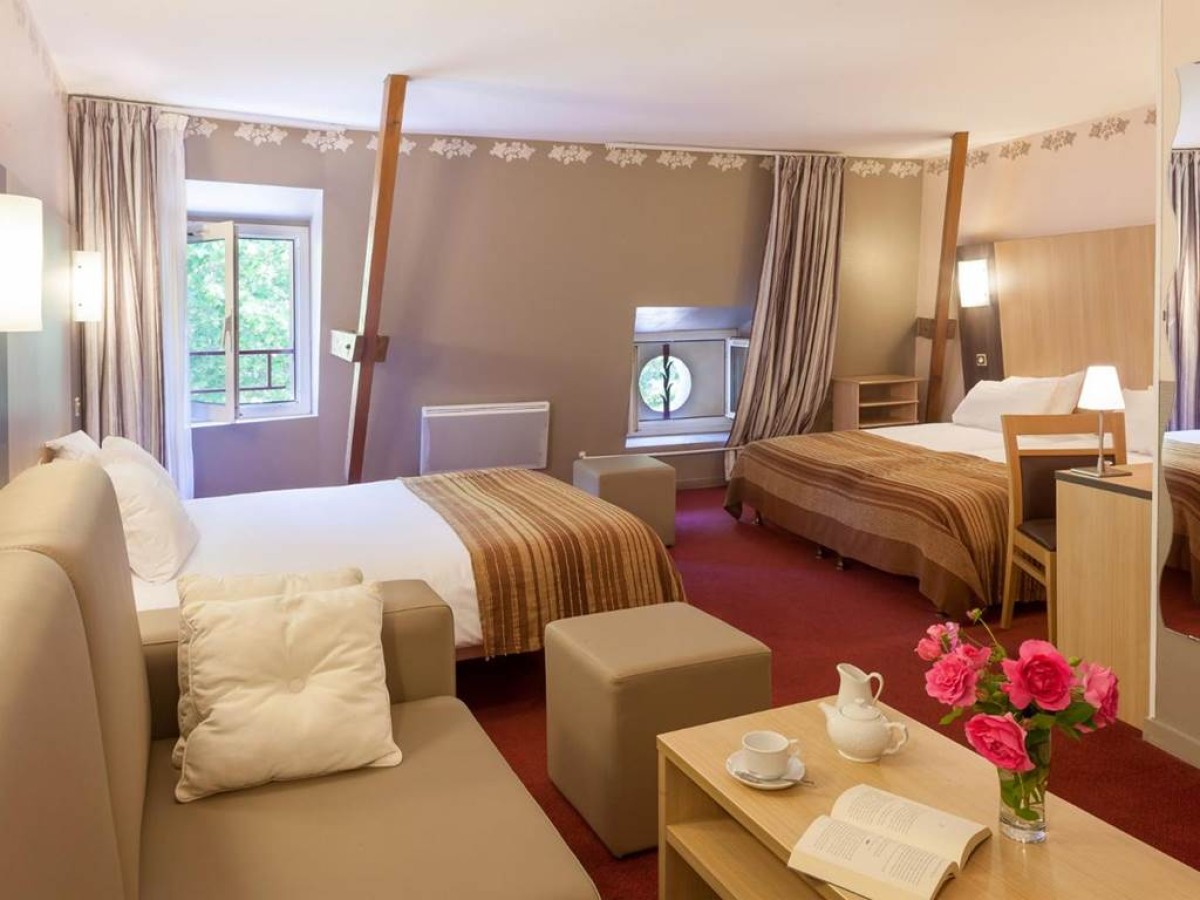 BRIT HOTEL Le Lion d'Or CHINON - Bonjour Fun