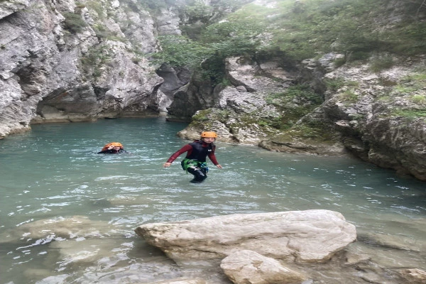 Canyon de Saint Auban - Niveau 2 - Intermédiaire - Bonjour Fun