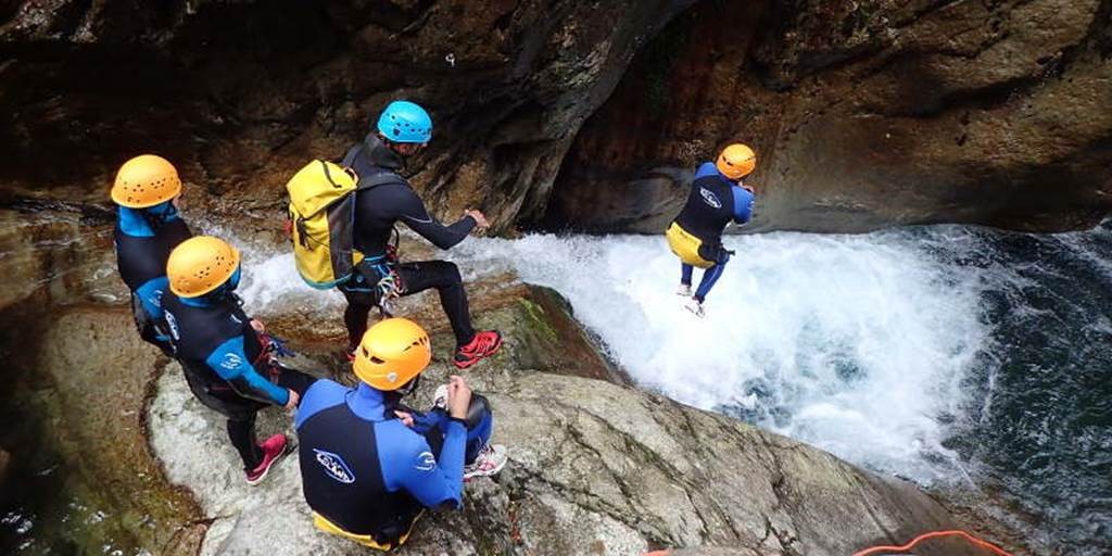 Canyoning découverte à sportif d'Oô près de Luchon - Bonjour Fun
