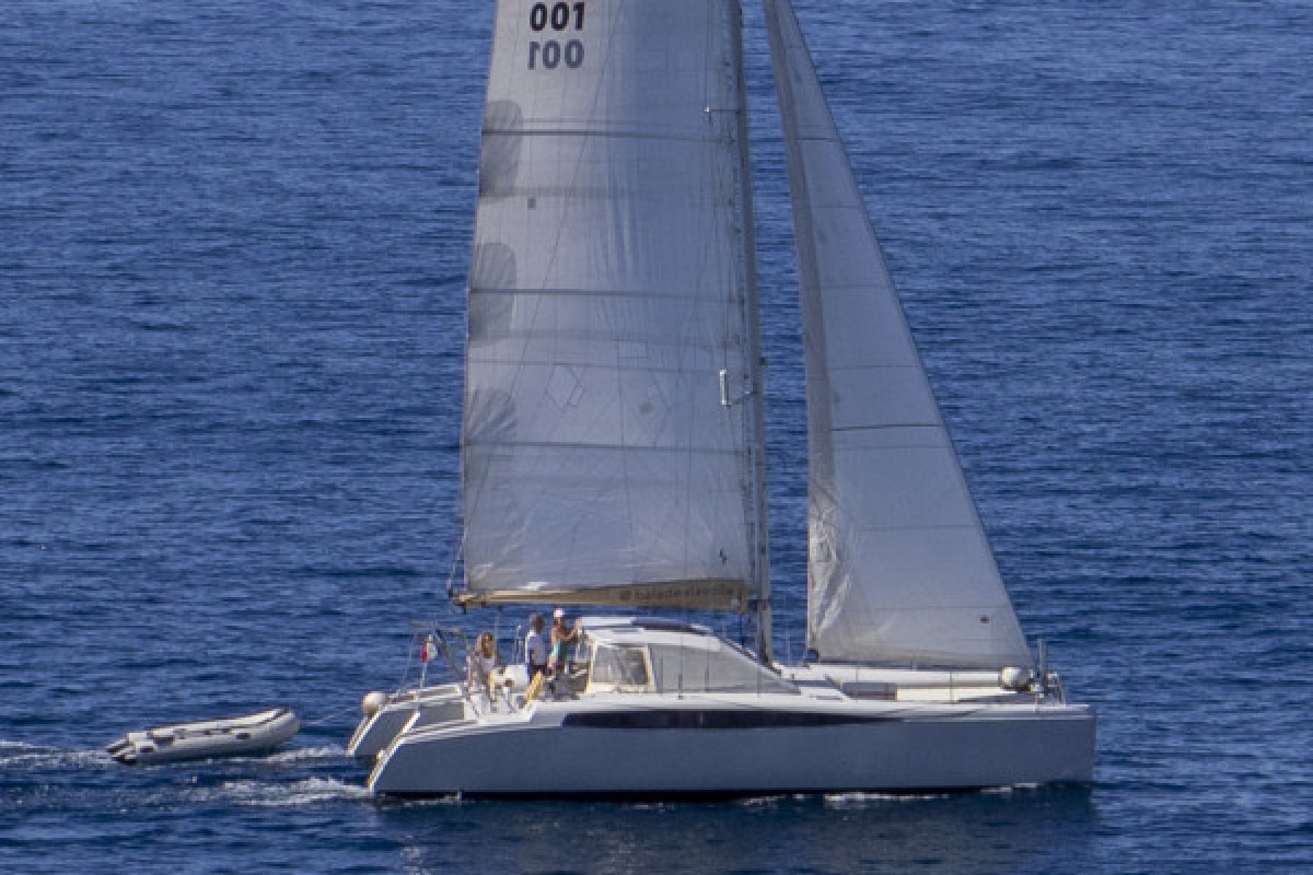 Catamaran dans la baie de Marseille. Départ l'Estaque - Bonjour Fun