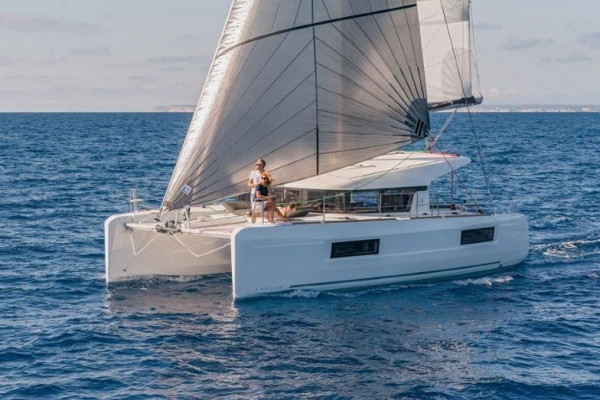CATAMARAN PRIVATISE  7 JOURS  PORQUEROLLES - Bonjour Fun