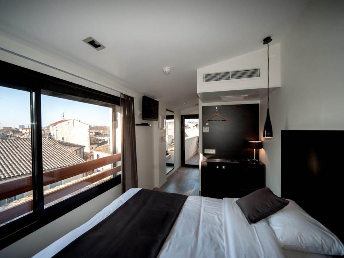 Central Hotel - Bonjour Fun