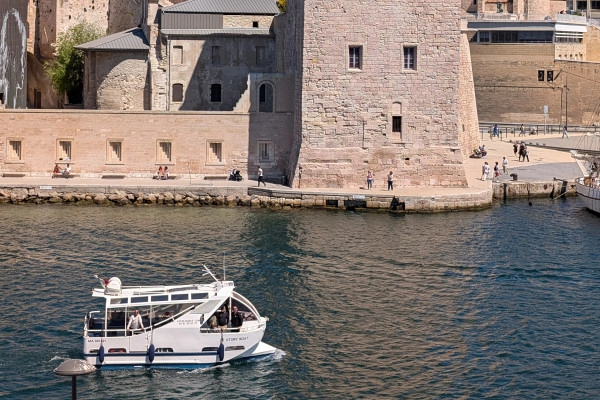 Circuit 2 h découverte de Marseille par la mer - Bonjour Fun