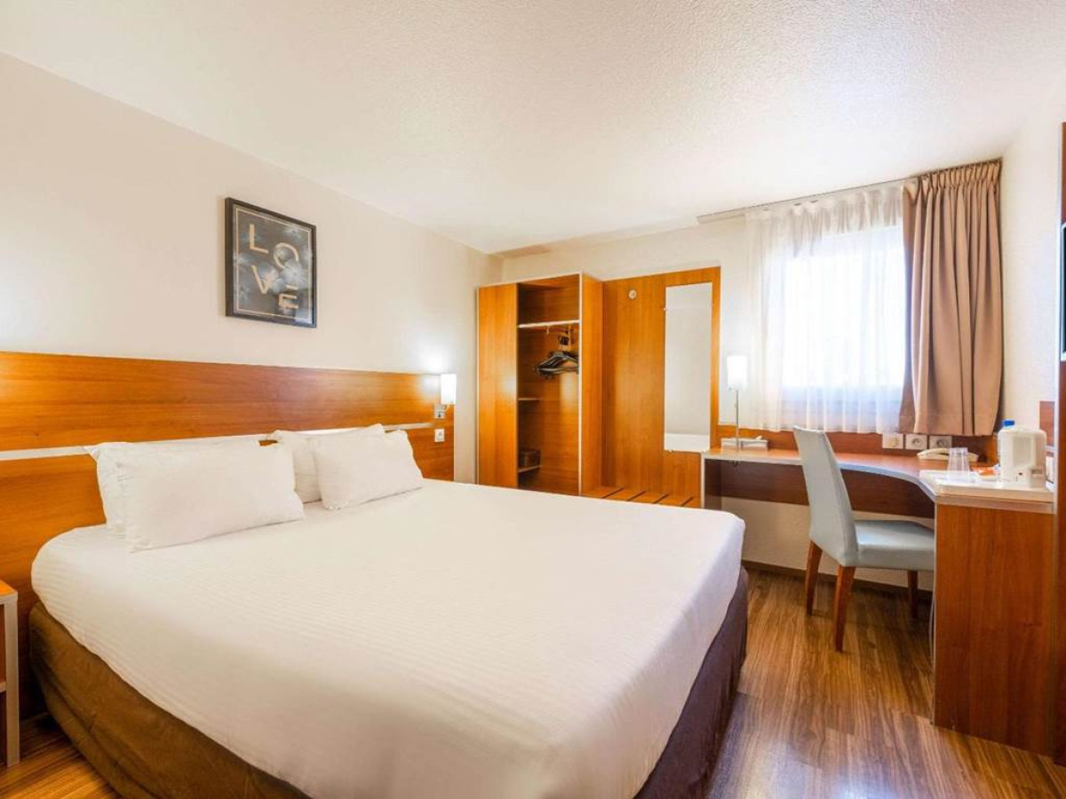 Comfort Hotel Aeroport Lyon St Exupery - Bonjour Fun