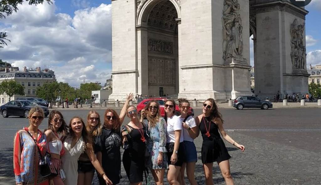 Crazy Bike Bar Tour - 1h - Bonjour Fun