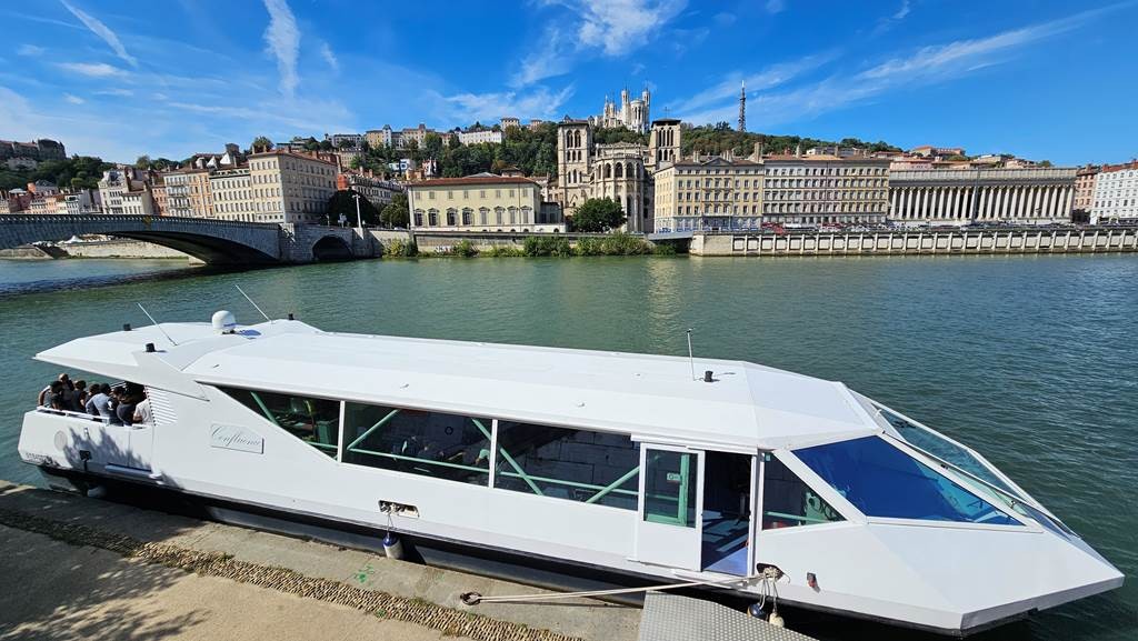 Croisière d'1h30 au cœur de Lyon ( avec audio guide) - Bonjour Fun