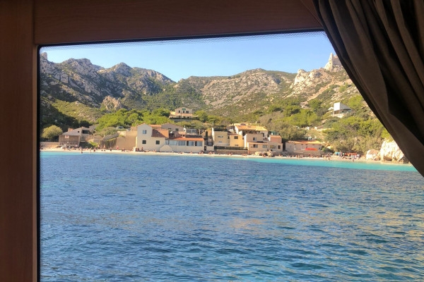 Croisière dans le Parc National des Calanques en journée - La Criée - Bonjour Fun