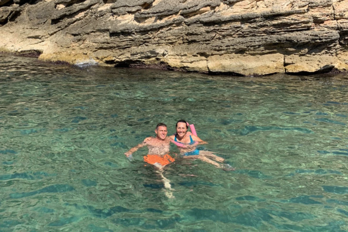 Croisière dans les calanques du Frioul avec café & baignade - Musée du Mucem - Bonjour Fun