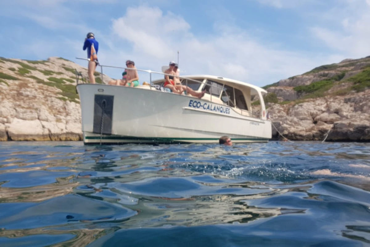 Croisière dans les calanques du Frioul avec café & baignade -Théâtre de la Criée - Bonjour Fun