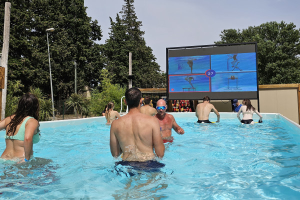  Cross fit training en piscine plein air - Bonjour Fun