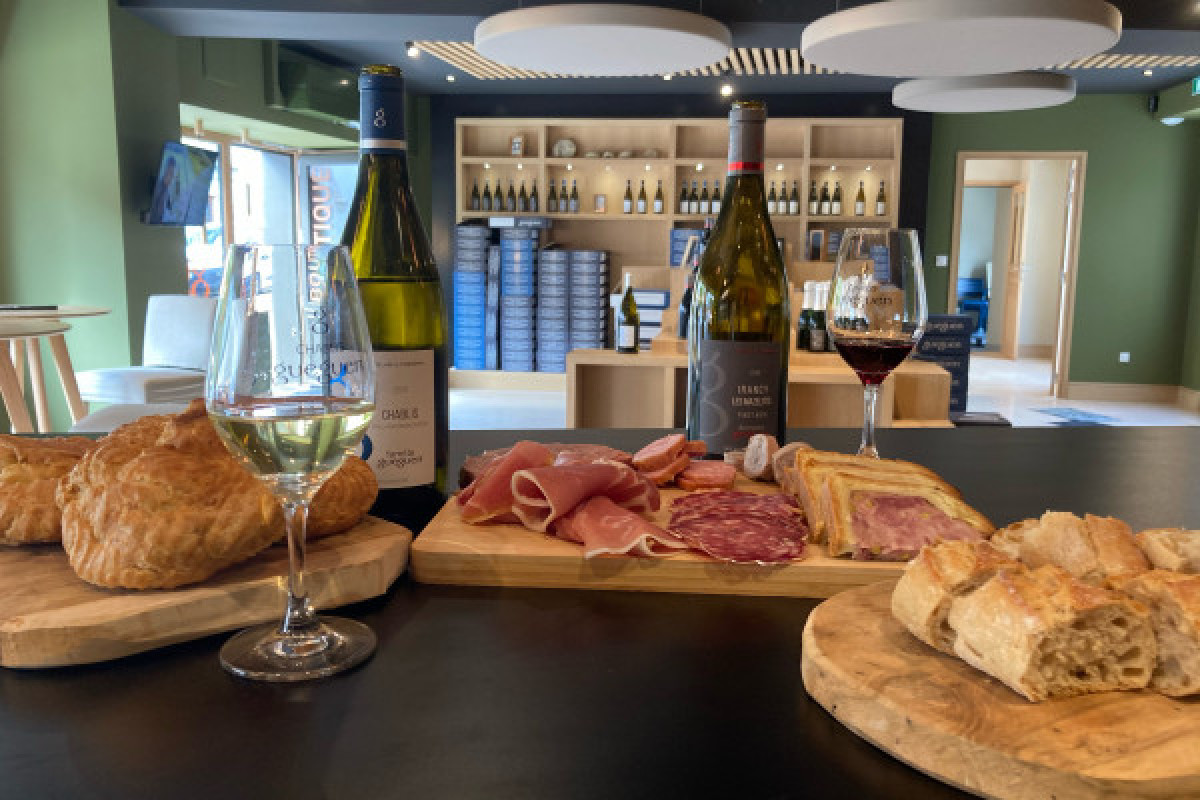 Dégustation de 5 vins et assiette gourmande - Bonjour Fun