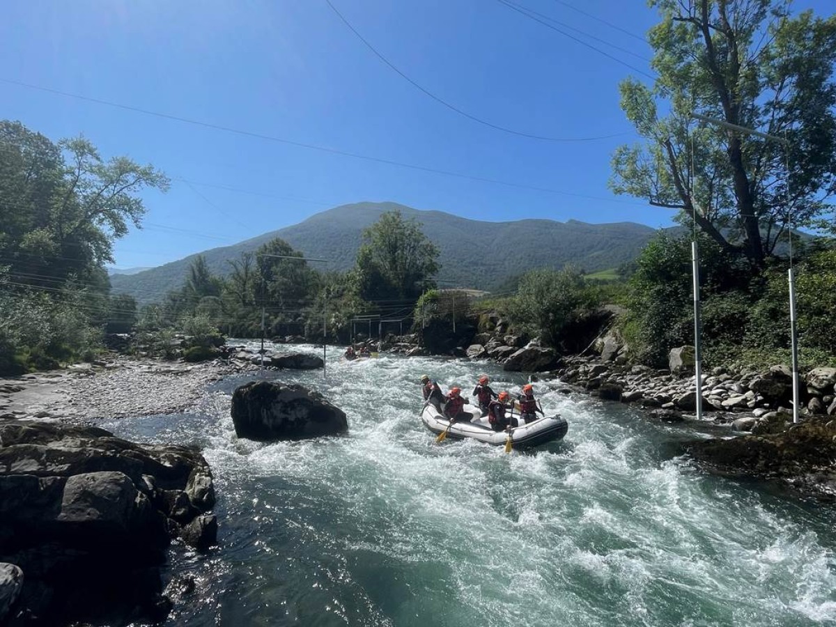 Descente du Gave de Pau en RAFTING - Bonjour Fun