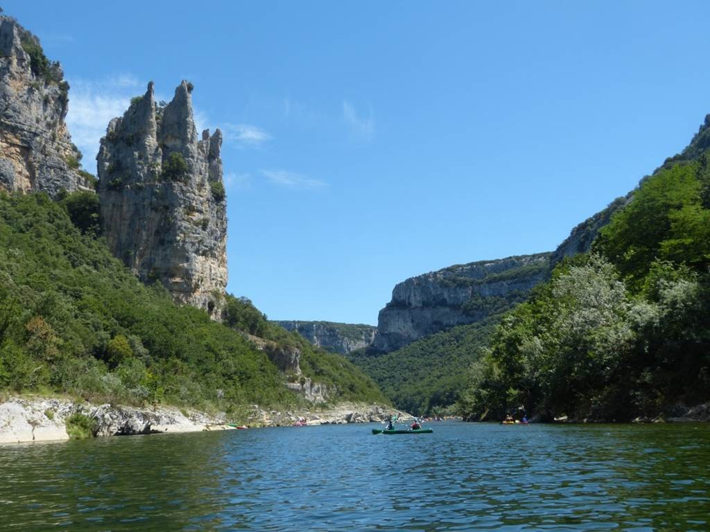 Descente Sportive des Gorges de l'Ardèche en Canoë kayak : 6h00 - env. 32km - Bonjour Fun