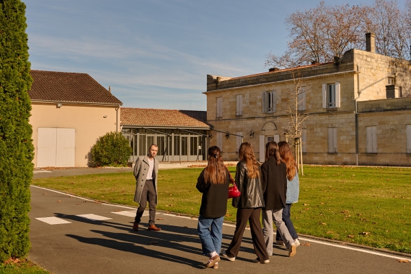 Discovery tour of Château Haut Breton Larigaudière - Bonjour Fun