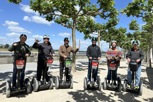 Düsseldorf: Segway-City-Tour (max. 120 Min) - Bonjour Fun
