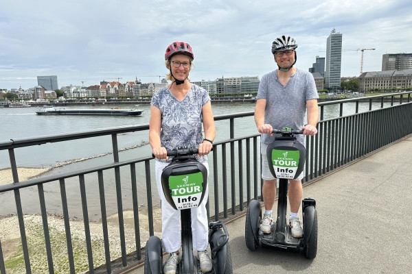 Düsseldorf: Segway-City-Tour (max. 120 Min) - Bonjour Fun