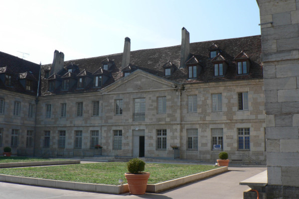 ECOLE-VALENTIN, LA CHAPELLE DE LA MISSION - Bonjour Fun