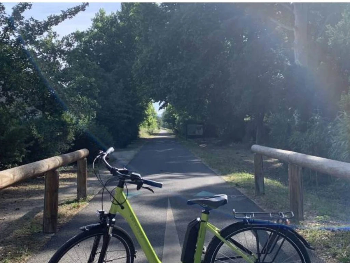 Excursion à vélo sur la Via Fluvia – De Saint-Sauveur-en-Rue à Bourg-Argental - Bonjour Fun