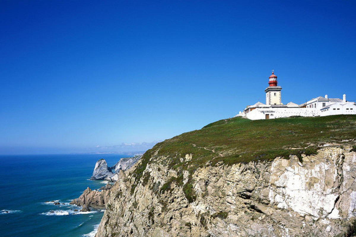 Full Day Guided Tour to Sintra & Cascais - Bonjour Fun