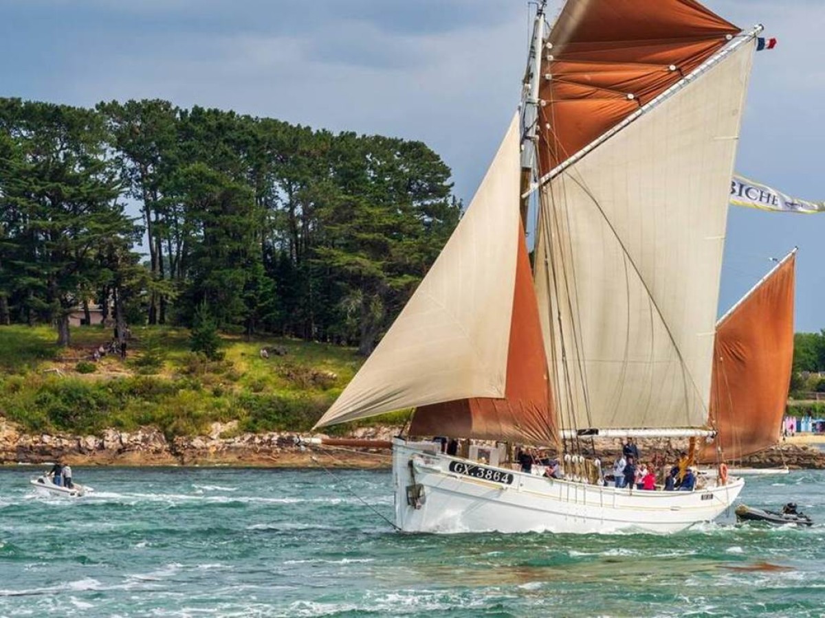 Grande Parade & Parade d'Ouverture Semaine du Golfe - Bonjour Fun