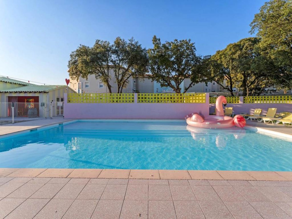 greet hôtel Pont du Gard - Route d'Avignon - Bonjour Fun