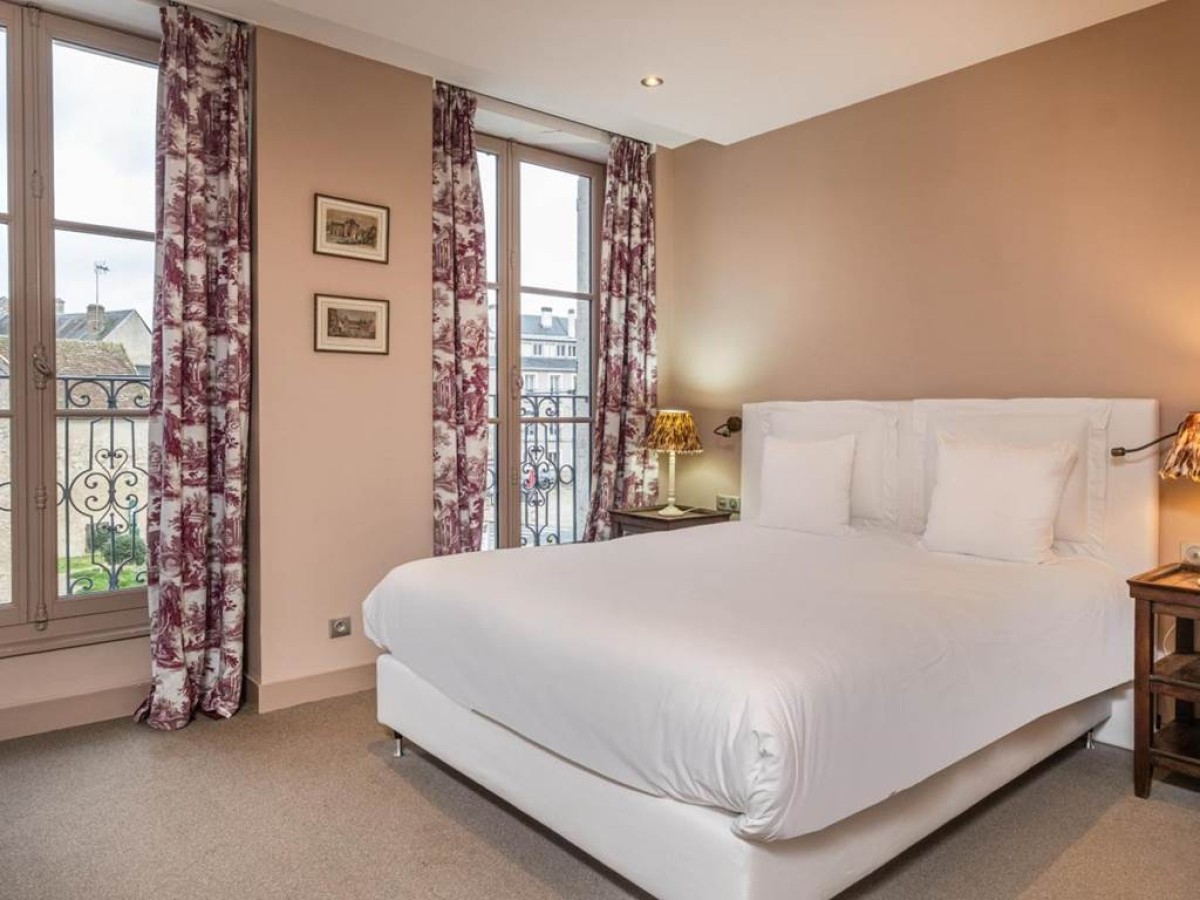 Hostellerie de l'Écu de Bretagne - Bonjour Fun