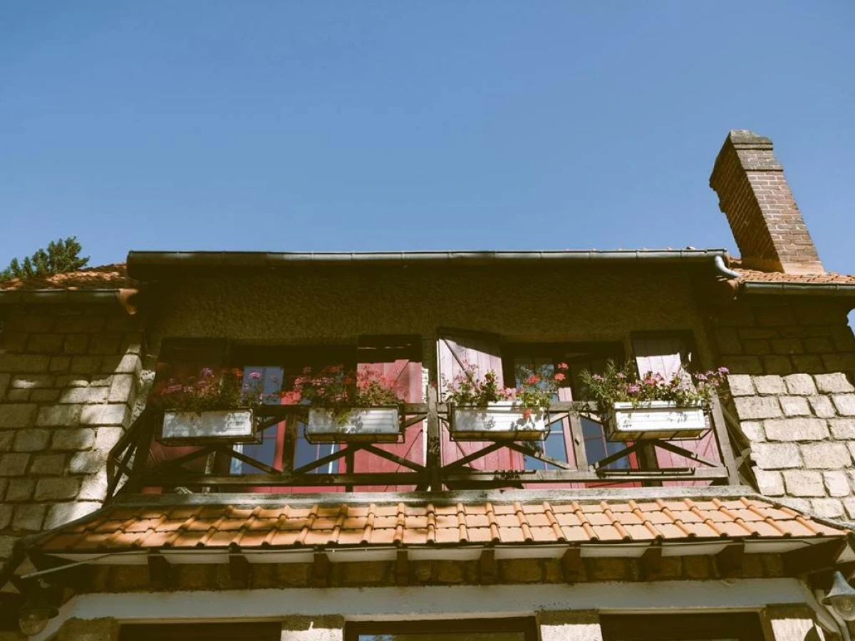 Hostellerie Du Lys - Bonjour Fun