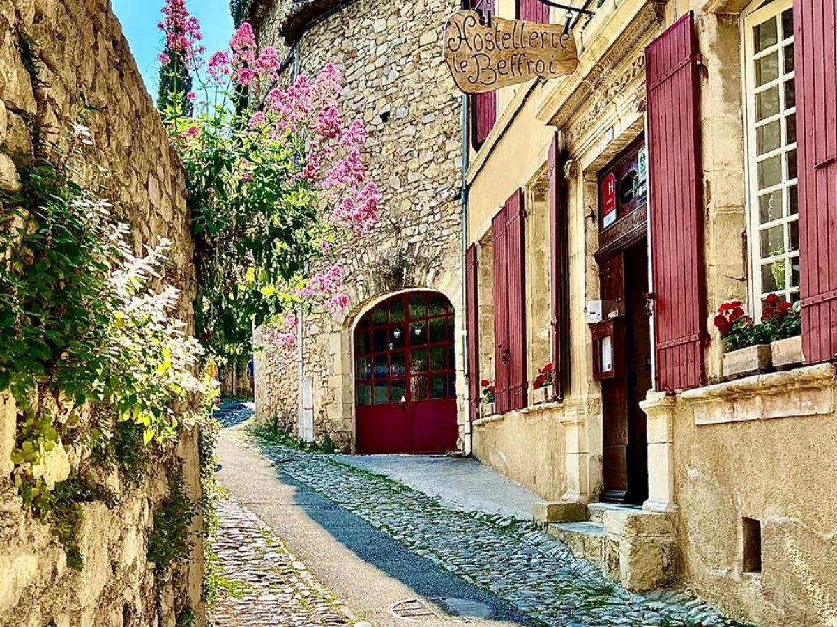 Hostellerie Le Beffroi - Bonjour Fun