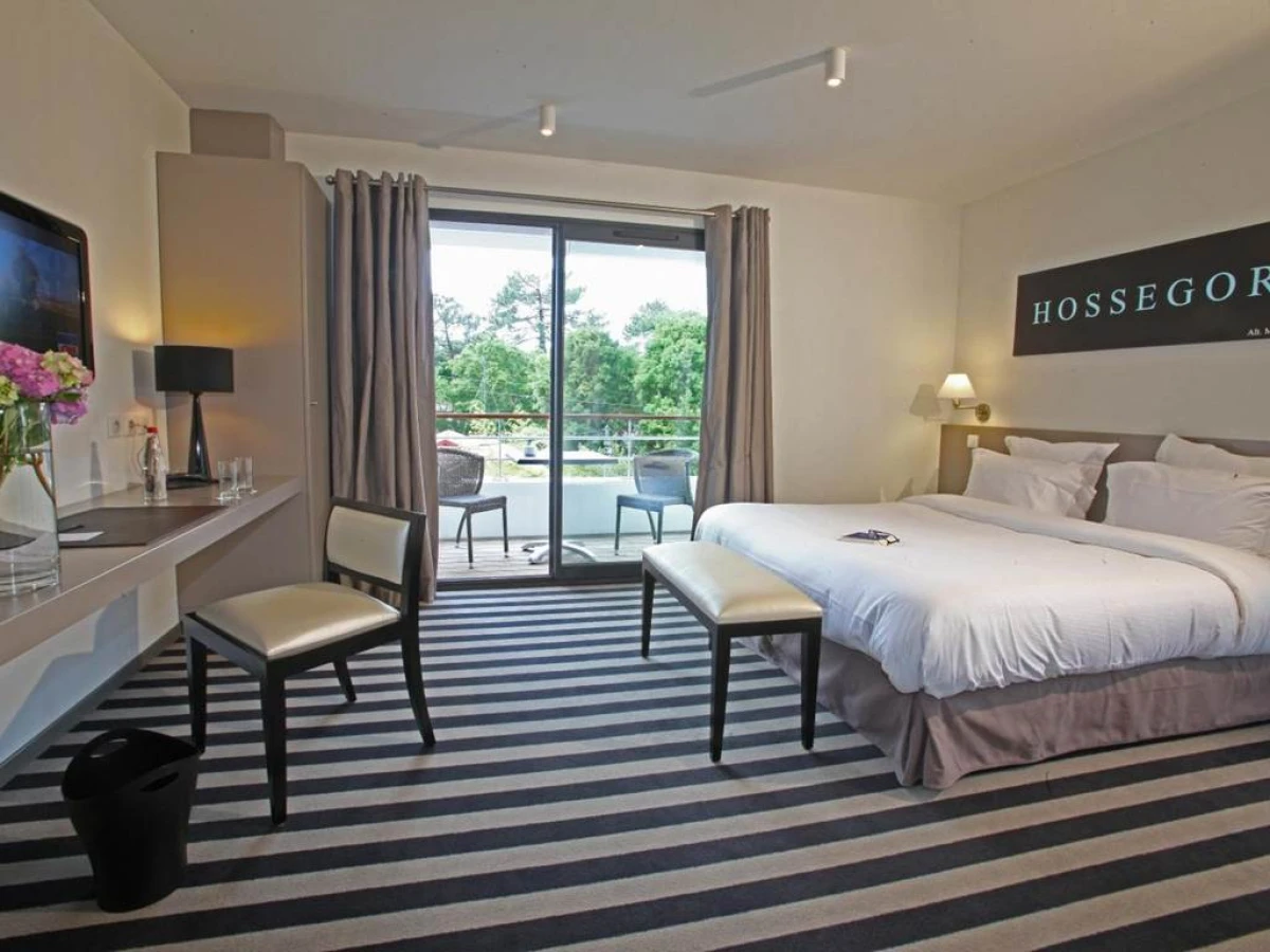 Hotel 202 - Bonjour Fun