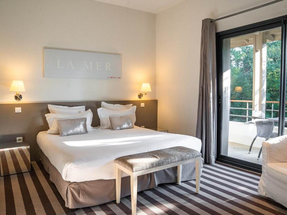 Hotel 202 - Bonjour Fun