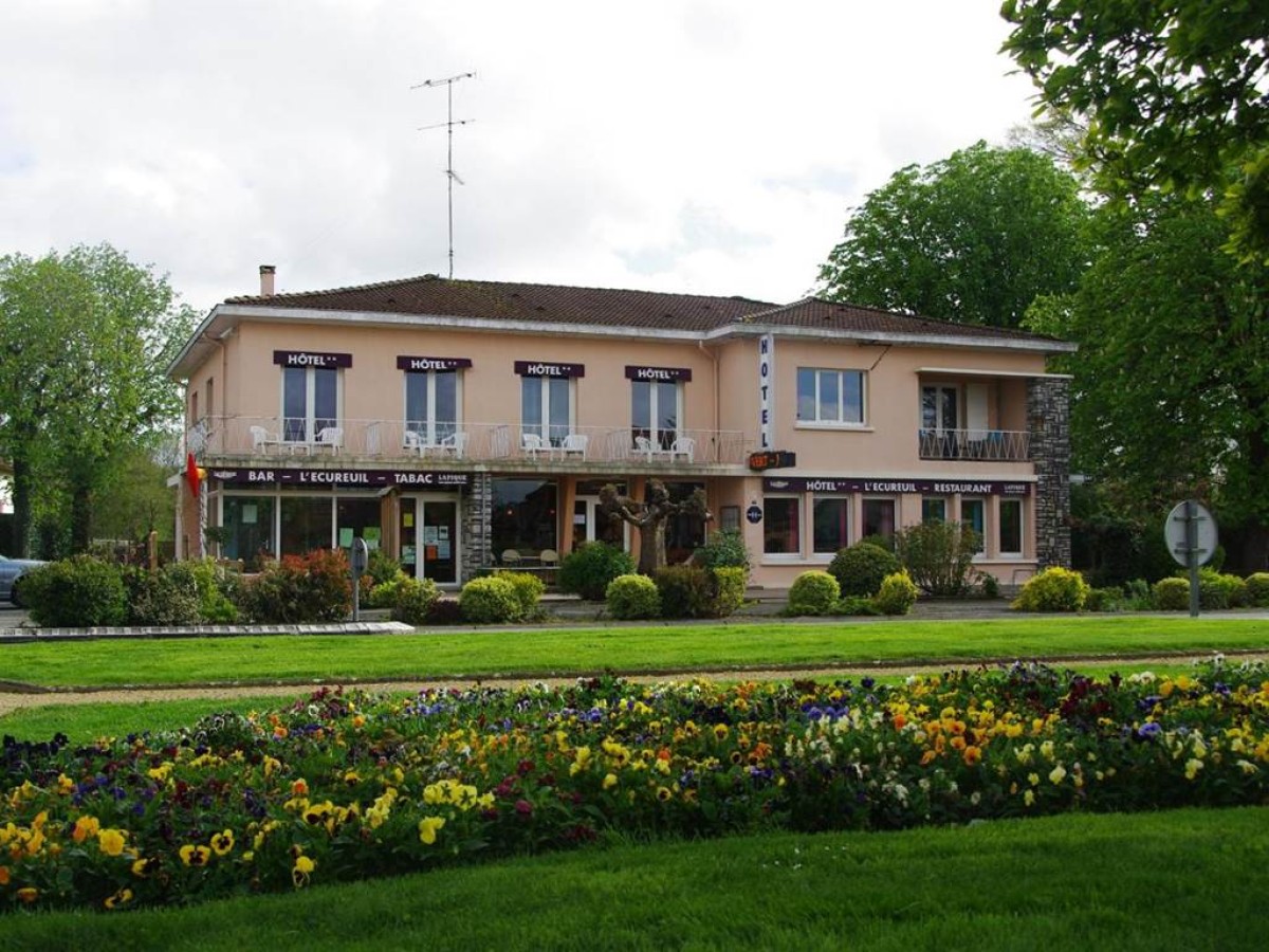Hotel Bar Tabac Point Chaud L'Ecureuil - Bonjour Fun