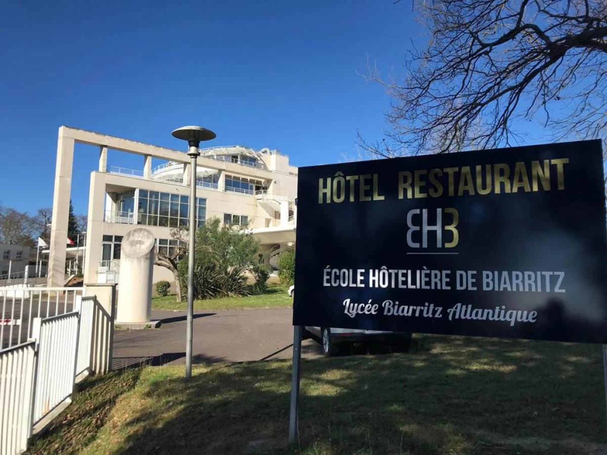 Hotel Biarritz Atlantique - Lycée Hotelier - Manag - Bonjour Fun