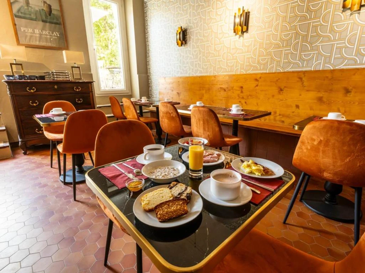 Hotel Burrhus - Bonjour Fun