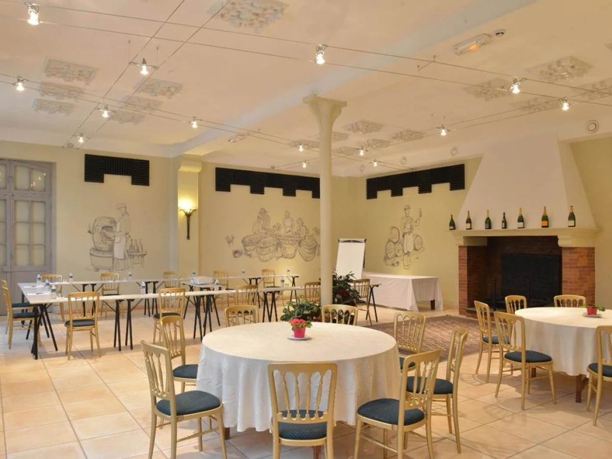 Hotel Castel Jeanson - Bonjour Fun