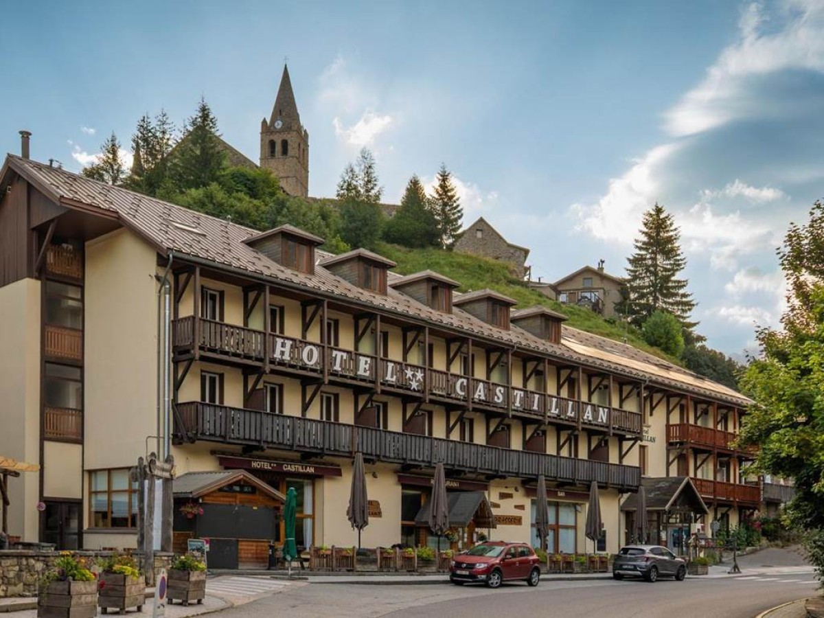 Hotel Castillan - Bonjour Fun