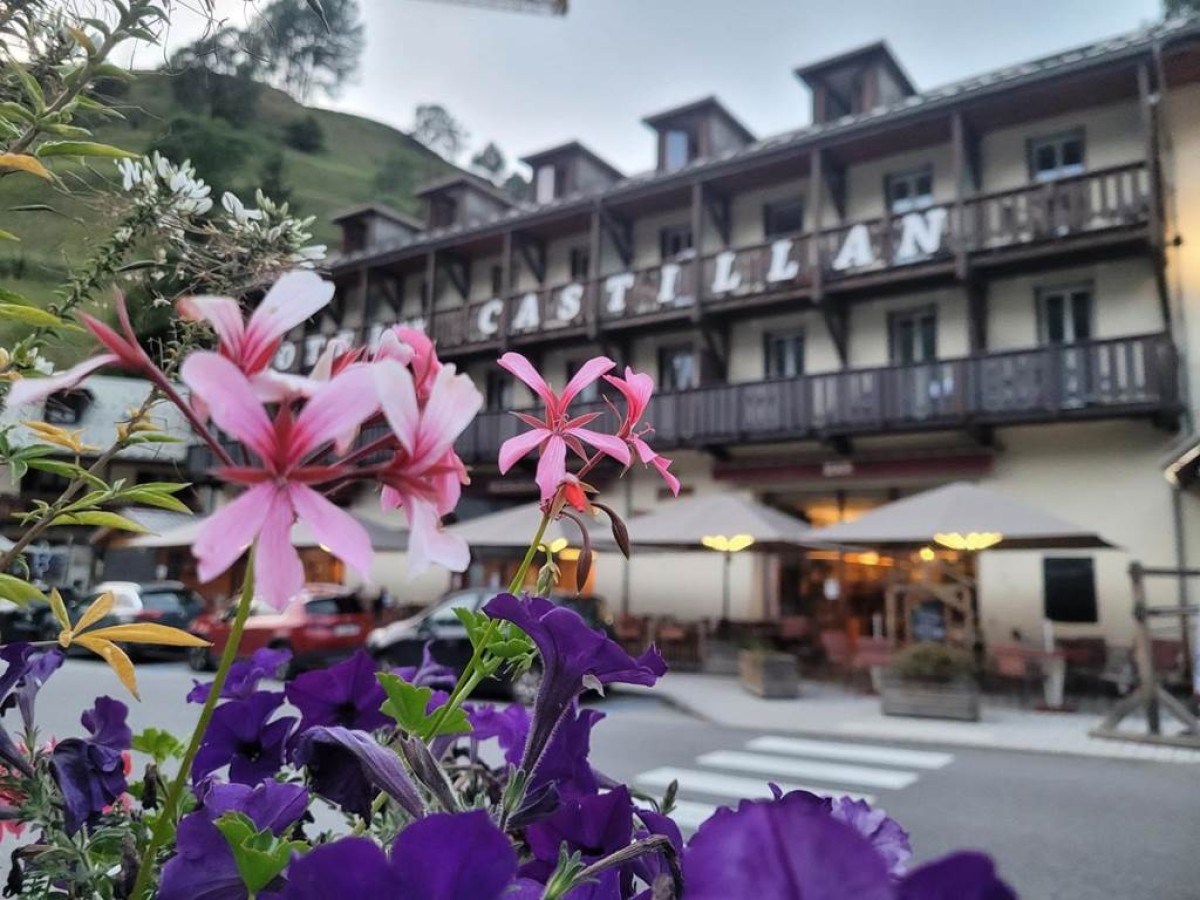 Hotel Castillan - Bonjour Fun