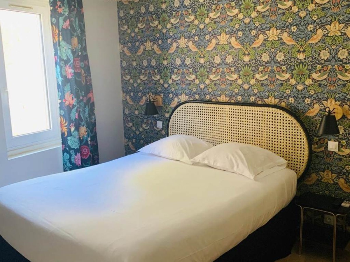 Hôtel Central - Bonjour Fun