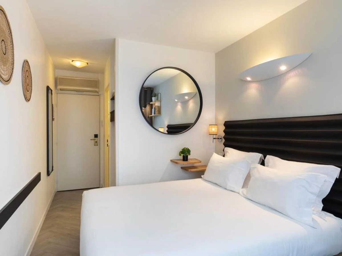 Hôtel Chromatics & Restaurant Hill Club by HappyCu - Bonjour Fun