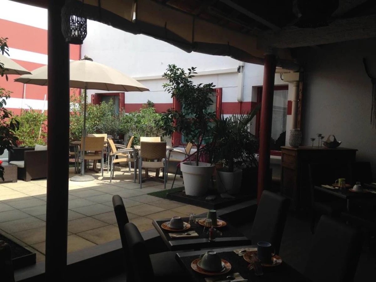 Hotel Cote Patio - Bonjour Fun